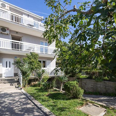 1 Bedroom Awesome Apartment In Lokva Rogoznica Esterno foto