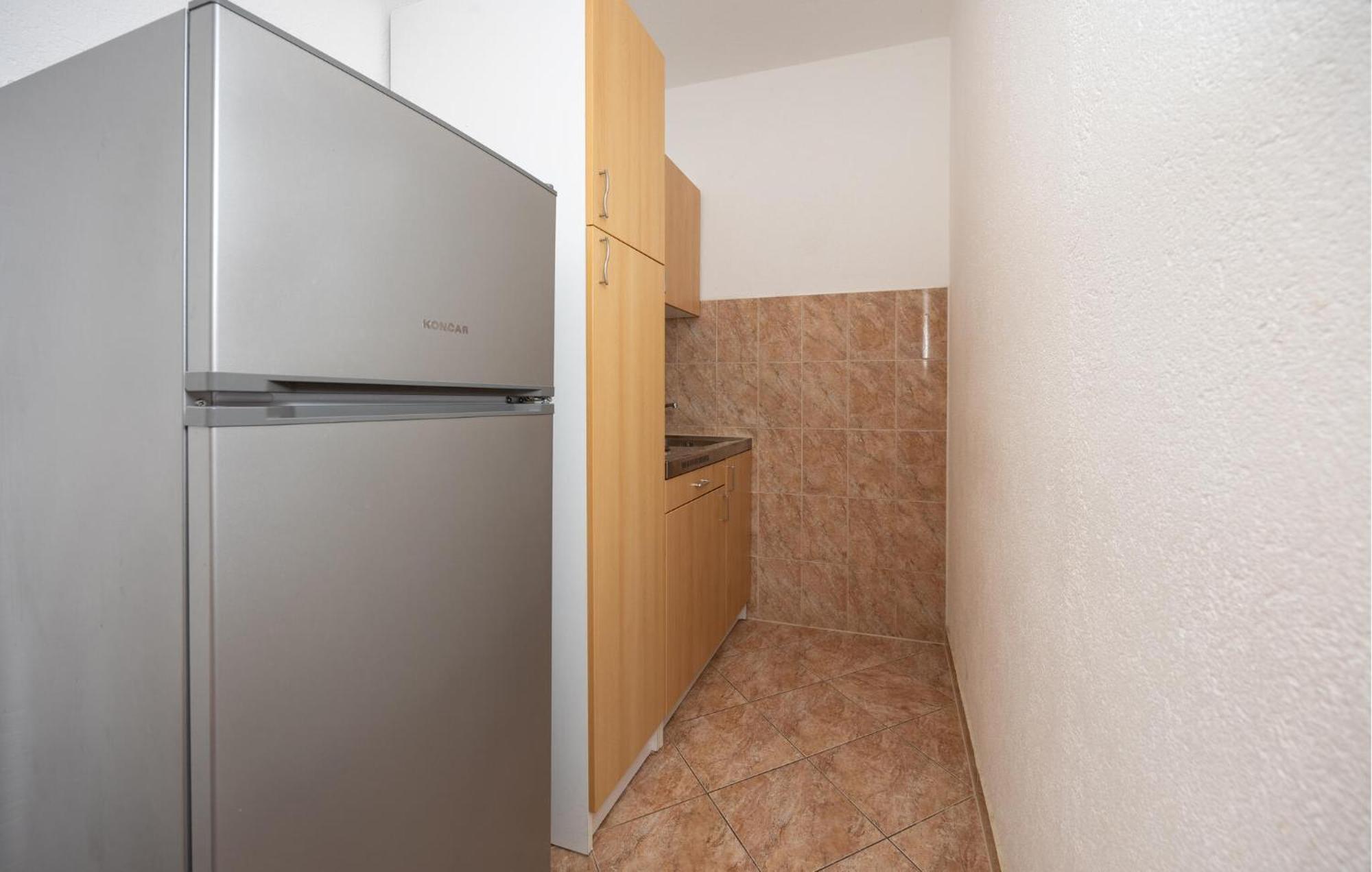 1 Bedroom Awesome Apartment In Lokva Rogoznica Esterno foto