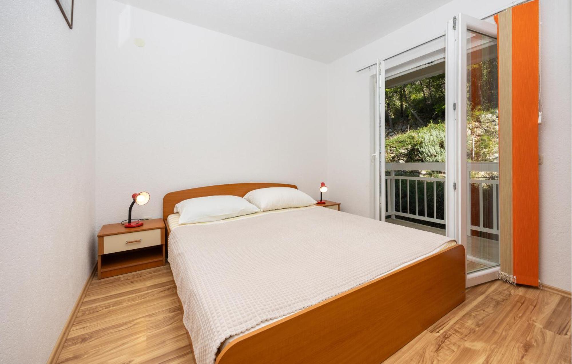 1 Bedroom Awesome Apartment In Lokva Rogoznica Esterno foto