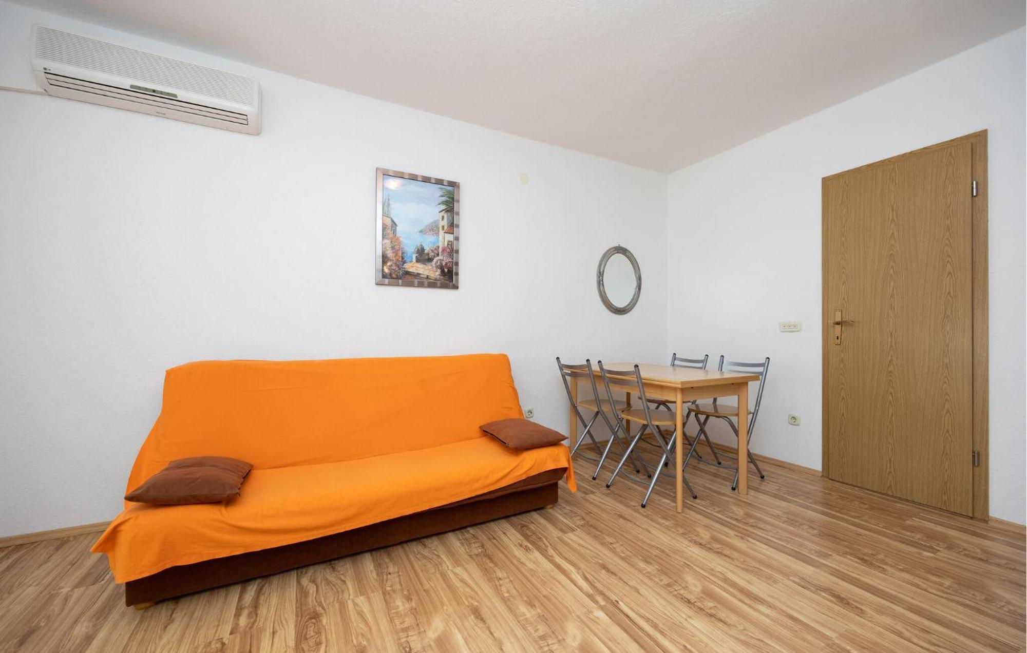 1 Bedroom Awesome Apartment In Lokva Rogoznica Esterno foto