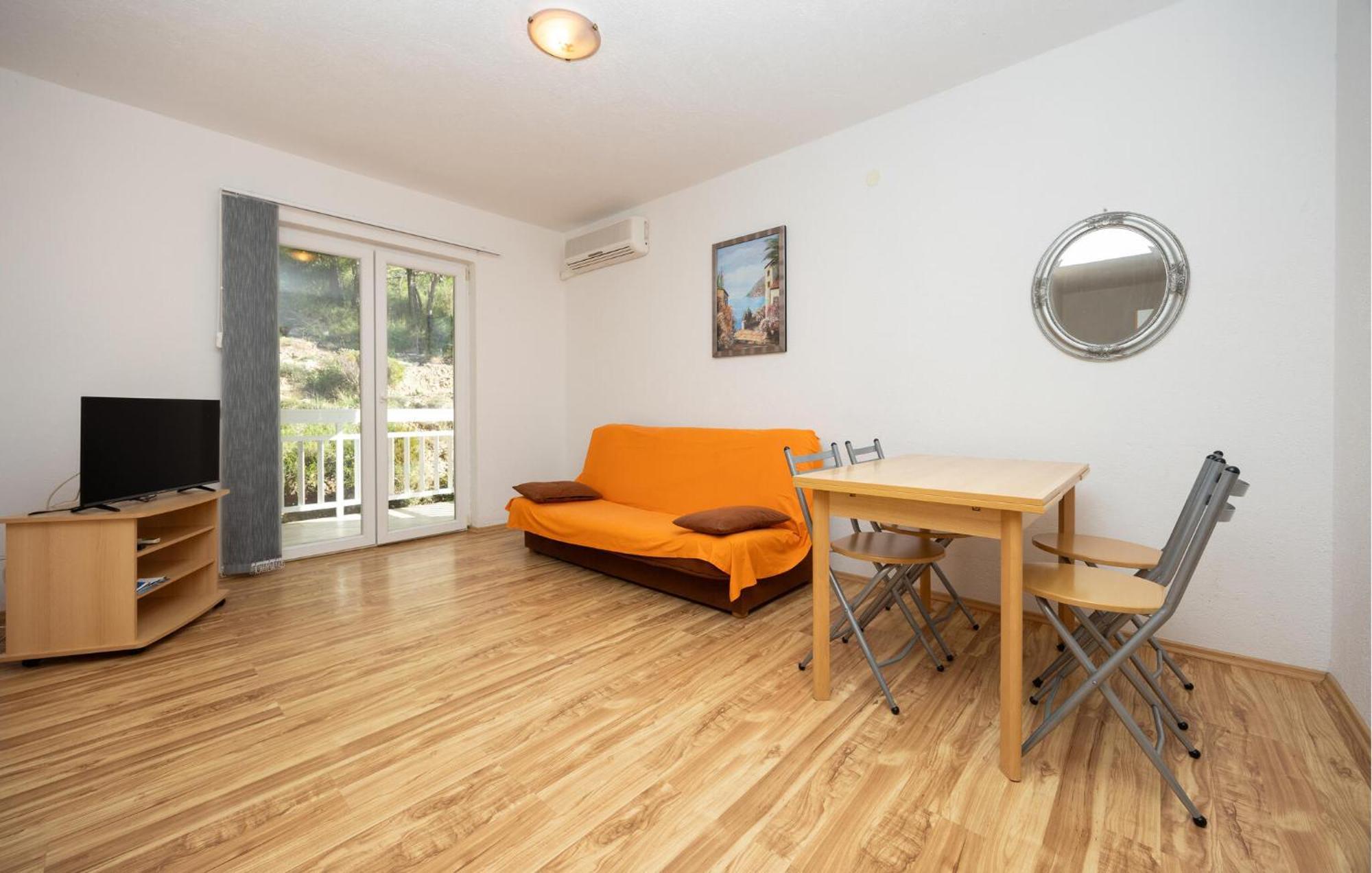 1 Bedroom Awesome Apartment In Lokva Rogoznica Esterno foto